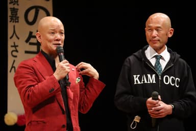 念願の講演会が実現し感無量の桝本先生・右