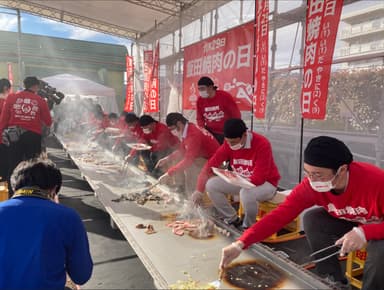 展示予定の焼肉用「最も長い鉄板」