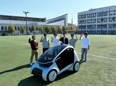 自動運転EV＆開発メンバー