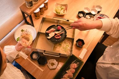 大切なゲストとは専門店へ。「鉄板焼鳥鍋専門店」