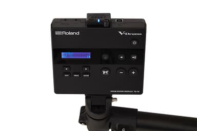 別売りの「Bluetooth(R) Audio MIDI Dual Adaptor(BT-DUAL)」をセットしたドラム音源