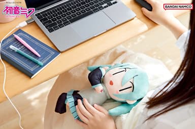 USBあったかブランケット　初音ミク　使用イメージ(2)