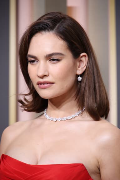 Lily James(Photo by Daniele Venturelli／WireImage)