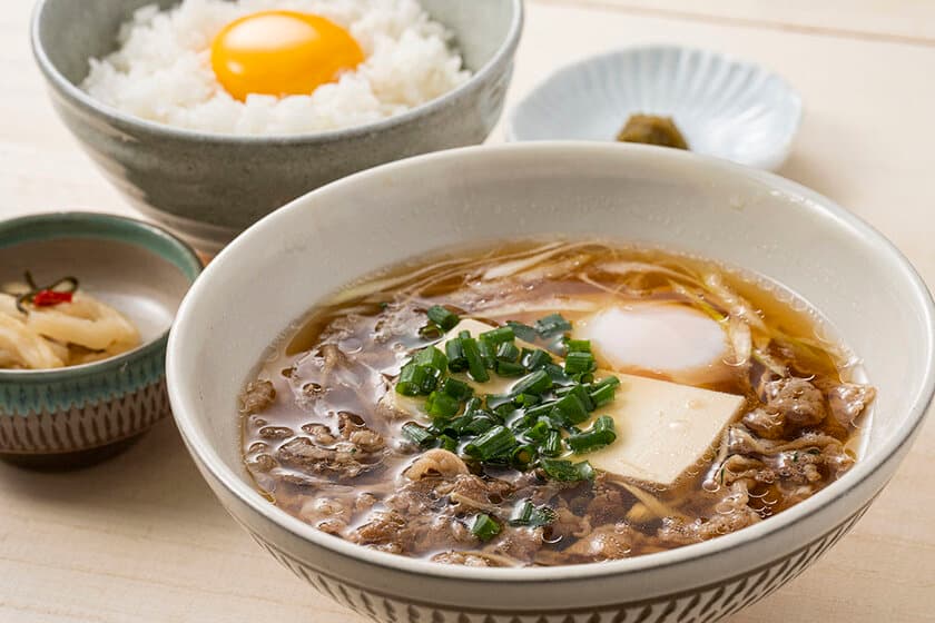 大阪梅田のたまごの専門店『うちのたまご直売所』が
名物“うちのたまごの肉吸い”を店舗限定で好評販売中！
LINEの友だち登録でもれなく全員にミニケーキプレゼント