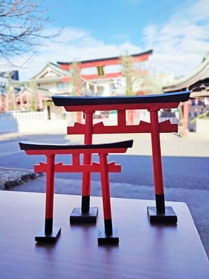 願掛け小鳥居から穴守稲荷神社