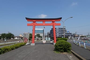 羽田空港に残る穴守稲荷神社の鳥居