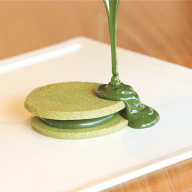 さくさく食感と抹茶チョコの口どけ