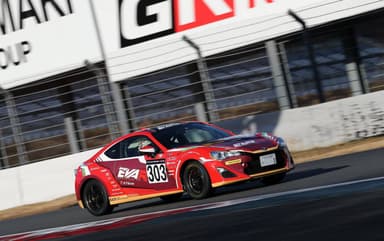 GOOD YEAR Yaris&86 / BRZ Dream Cup　エヴァRT弐号機 トヨタ 86実車マシン