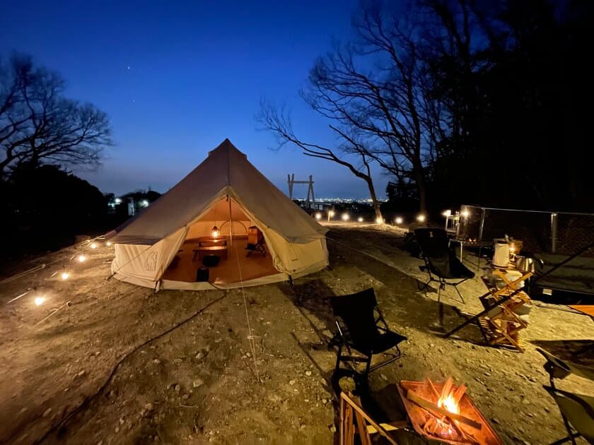 京都府立山城総合運動公園(太陽が丘)に新スポットが登場！
「「もうひとつの京都」観光資源発掘事業補助金」の
採択を受け創出事業の新キャンプ場やテントサウナ開始