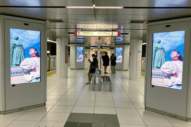 汐留駅ホームビジョン