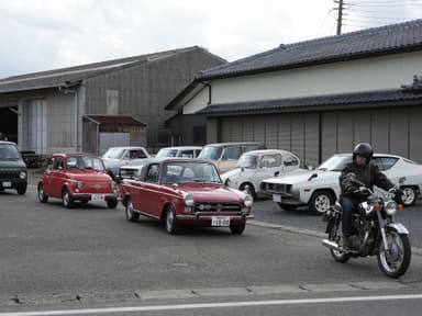 昭和の名車が勢揃いした国道シーンの撮影