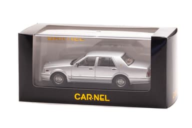 1/43 日産 グロリア Brougham VIP (PAY31) 1998 Platinum Silver Metallic：パッケージ