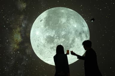 Bar PLANETARIA_moon2