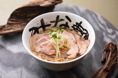 清め「染　醤油らーめん」