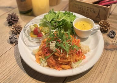 ひまわりオイルでつや肌に 季節のパスタプレート