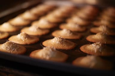 フランス製のオーブンで毎朝焼き上げ