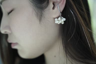 Akoya ear cuff