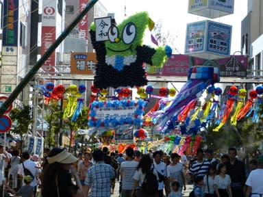 令和を祝う「たっけー☆☆」の七夕飾り