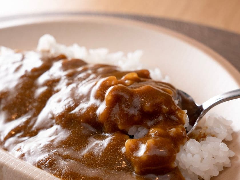 スーパーホテルが健康やデトックスをテーマとした
「健康増進カレー」を6月21日に朝食ビュッフェにて提供開始