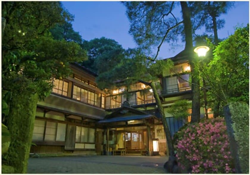 江戸時代から続く老舗旅館・湯河原温泉 源泉上野屋
別館の建物が竣工から100年を迎えます　
― 当館の当主が館内の歴史案内をいたします ―