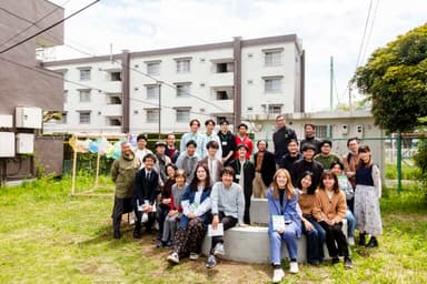 緑ヶ丘団地のコミュニティベンチ(神奈川県厚木市)