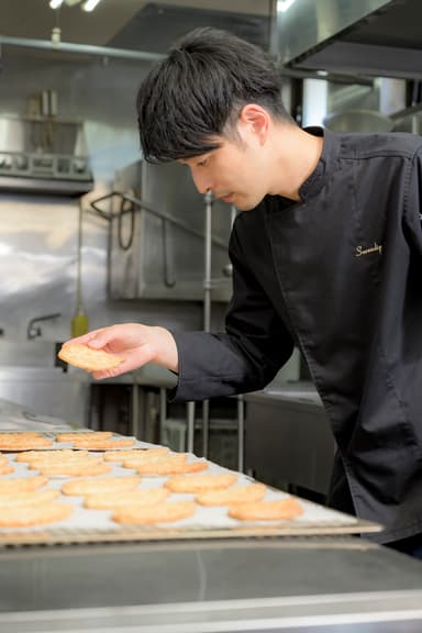 高崎リーフパイ　焼きのチェック