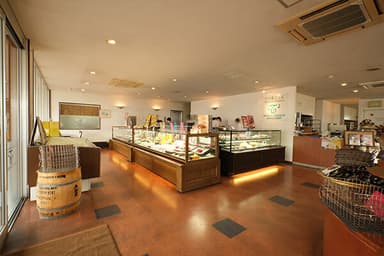 ハーバー店店内