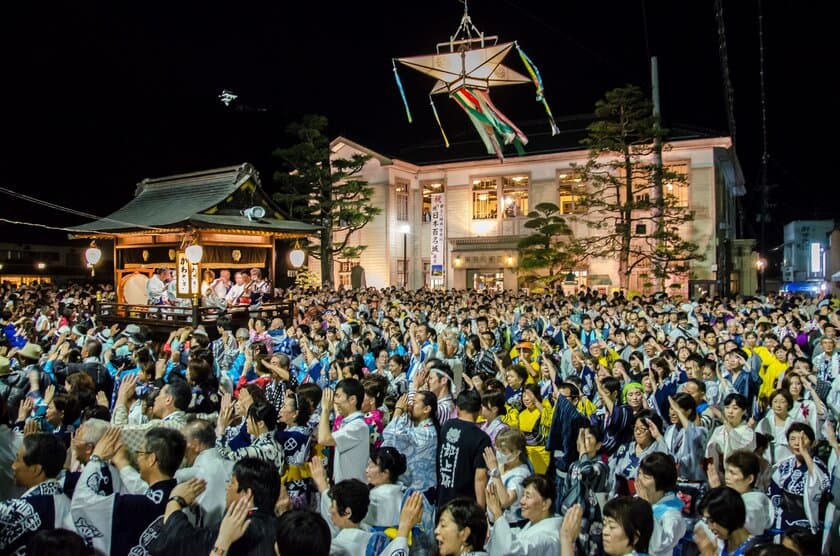 ＜“ユネスコ無形文化遺産”登録後初＞
“日本一のロングラン”の盆おどり
「郡上おどり」が4年ぶりに完全復活！