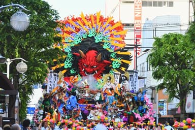 鬼の口から煙を吐く仕様の山車