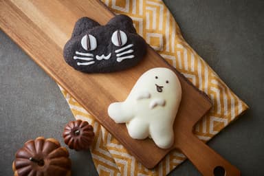 ＜アンデルセン＞黒猫チョコクリームパン、おばけクリームパン