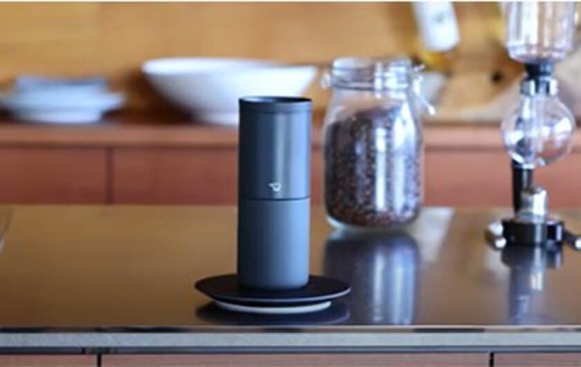 ワイヤレス給電POWER SPOT(R)製品の第一弾。
50Wワイヤレス給電ユニット「HOME」
スマートワイヤレスタンブラー「MUG」
クラウドファンディングにて販売スタート