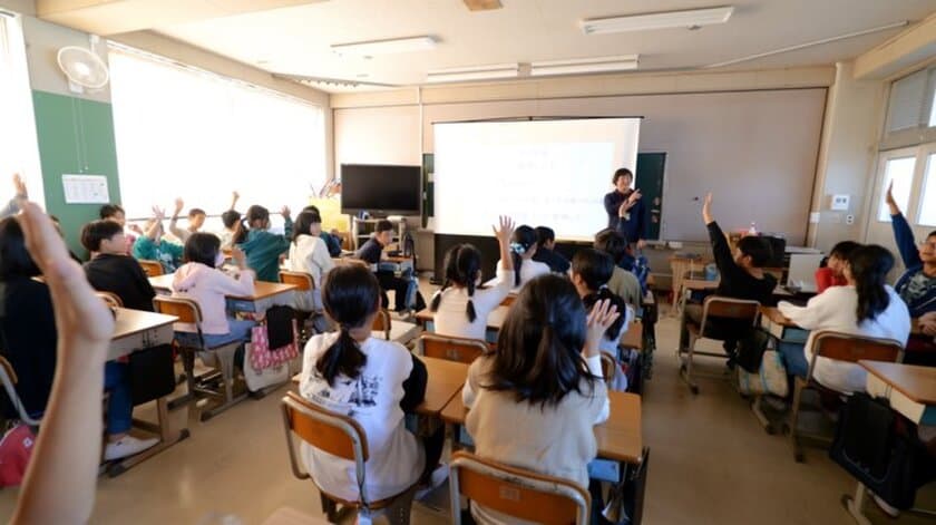 ＜初開催＞大阪府堺市の公立小学校で映像制作の
プロ集団による体験型出前授業「映像のお仕事」を実施