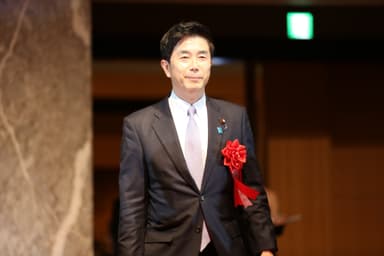 牧原秀樹氏