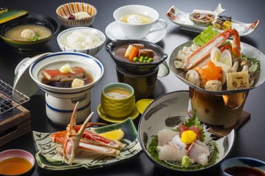 前菜、お造りからご飯・味噌汁、デザートまで会席料理でご用意します