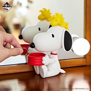 A賞：SNOOPY ミニ小物入れ付きフィギュア(イメージ)