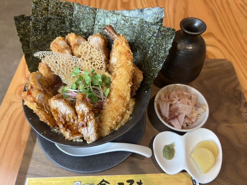 1日20食限定！思わず食べたことを話したくなる“金のカツ丼”、
「カツ専門　金のころも　ららぽーと門真店」にて販売開始