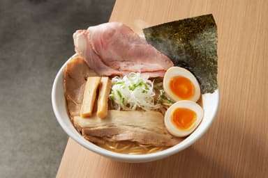 麺屋あさひ「スペシャルトッピング 豚骨醤油ラーメン」