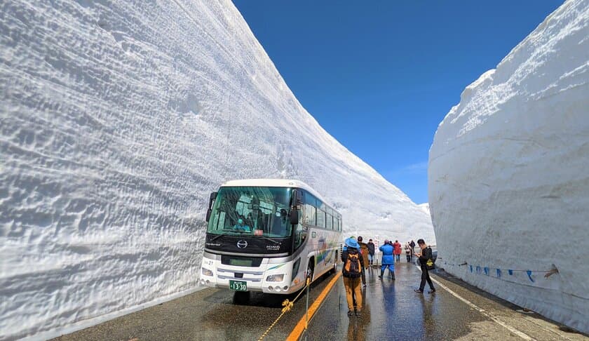 富山県と長野県を結ぶ「立山黒部アルペンルート」、
「2024 立山黒部・雪の大谷フェスティバル」を
2024年4月15日(月)から開催！