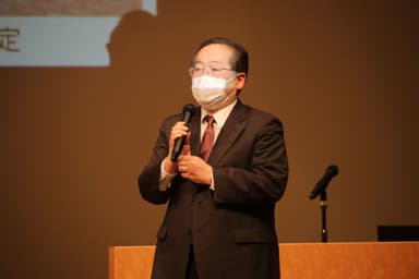 昨年度の公開シンポジウムの様子(四天王寺大学須原学長)