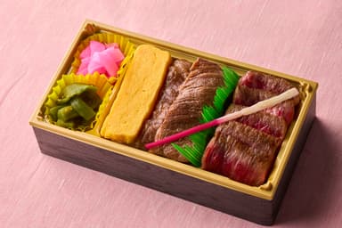 【飛騨天狗】「飛騨牛肩ロース・サーロイン 二種食べ比べ弁当」