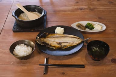 朝食例　炊き立てのご飯で味わう和定食