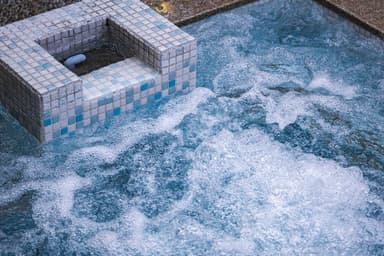 天然地下水かけ流し水風呂