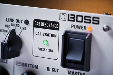 『KATANA-500 BASS HEAD』　「CAB RESONANCE」　コントロール部