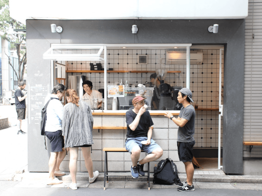 スペシャルティコーヒーショップ
「ABOUT LIFE COFFEE BREWERS」10周年！
記念グッズを1号店の道玄坂店で5月31日より発売