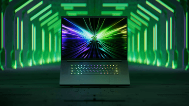 Razer Blade 18 - キービジュアル(*2)