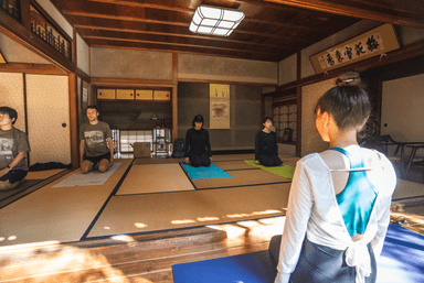 苔香居での禅体験(マインドフルネスヨガ)