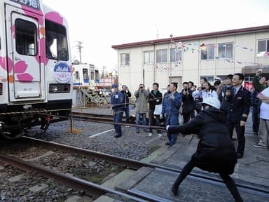 車両牽引レース