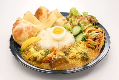 本館「SEA-side」2階 DELHI’S KITCHEN／岩塩レモンココナッツチキンカレー