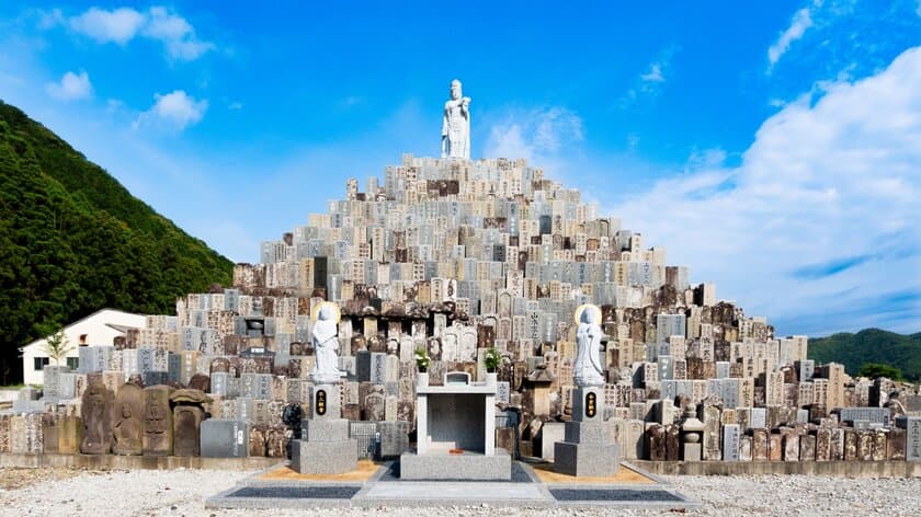 “日本で最も高いお墓の供養塔”に和歌山県のお墓の供養地
「咲楽縁」が認定され8月31日まで永代供養料を特別価格で提供