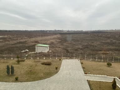 最終目的(第三段階)柔道アリーナの建設予定地　道路の前方の広大な部分が予定地です